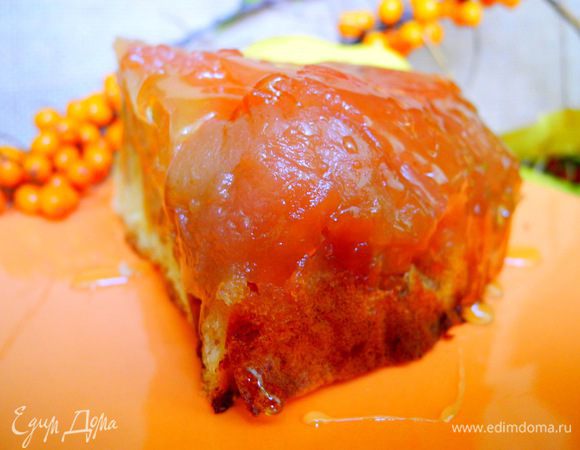 Выпекаем 10-15 минут до румяной корочки. Остужаем. Аккуратно переворачиваем. Удивительно, но яблоки действительно становятся янтарного цвета и мармеладистые на вкус. Это просто нужно печь непременно!