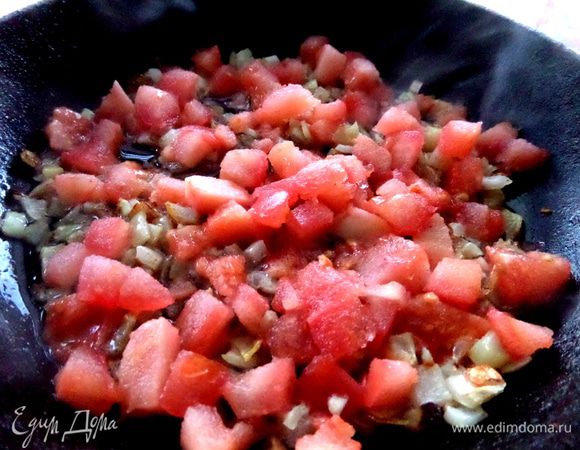 Добавить к луку и чесноку в конце. Потушить всё вместе!