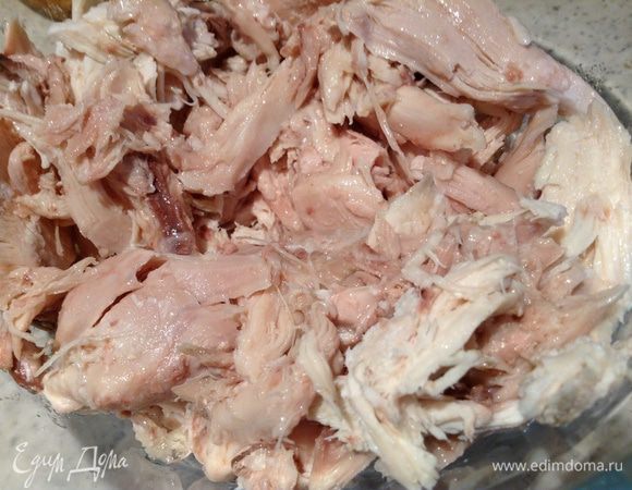 Отварить картофель, отварить курицу.