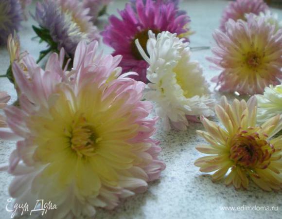 Начну пожалуй с украшения. Прежде всего цветы нужно помыть.