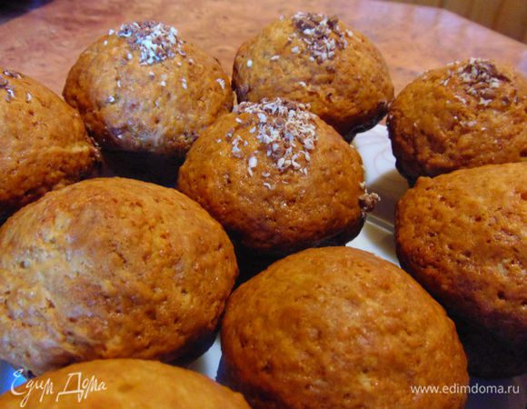 Вот какие они получились. Те которые с шоколадом я еще посыпала натертым шоколадом.

Всем приятного аппетита!