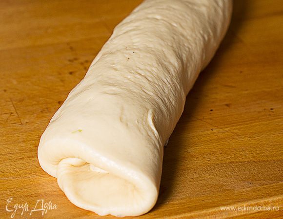 Сворачиваем прямоугольник в рулет.