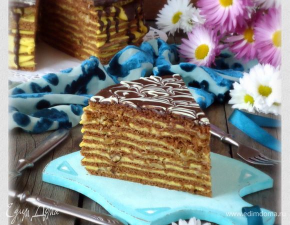 А утром..так приятно отрезать кусочек ароматного тортика и насладиться его великолепным вкусом! 