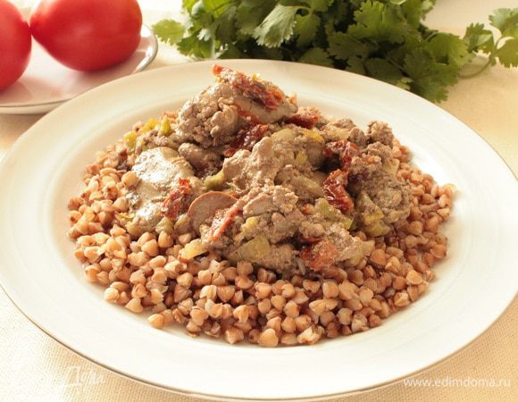 Подавать с любимым гарниром, который можно приготовить параллельно, у нас была гречневая каша. Приятного вам аппетита!