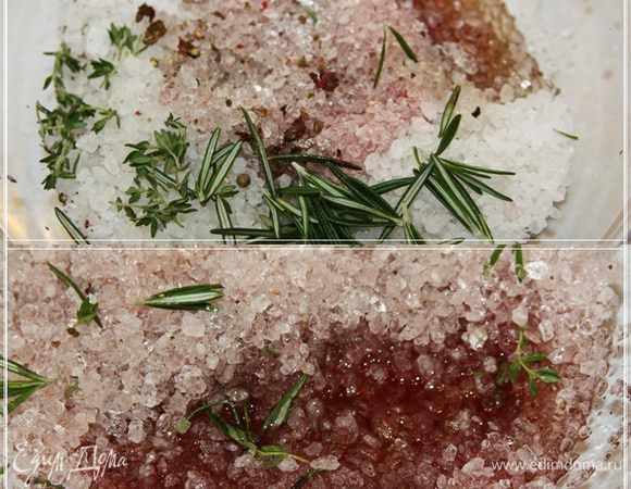 Портвейн и коньяк выливаем в соль и хорошо перемешиваем.