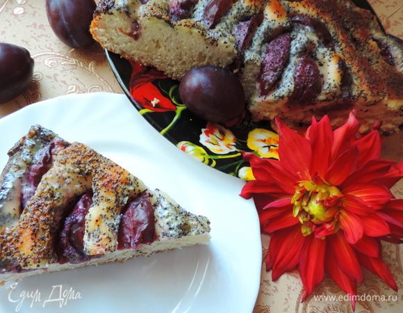 Пирог немного остудить - и можно дегустировать.