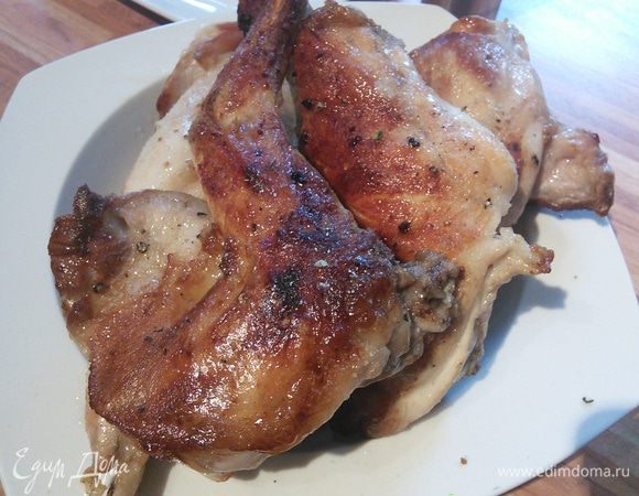 Посолите и поперчите. 