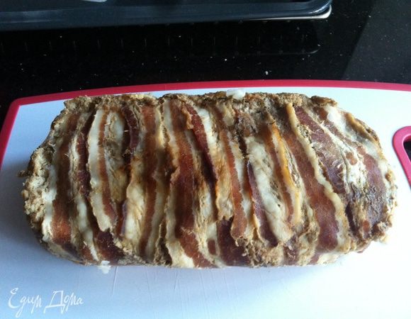 Полностью остудите в форме (желательно поставить на всю ночь в холодильник), после чего извлеките, нарежьте и...