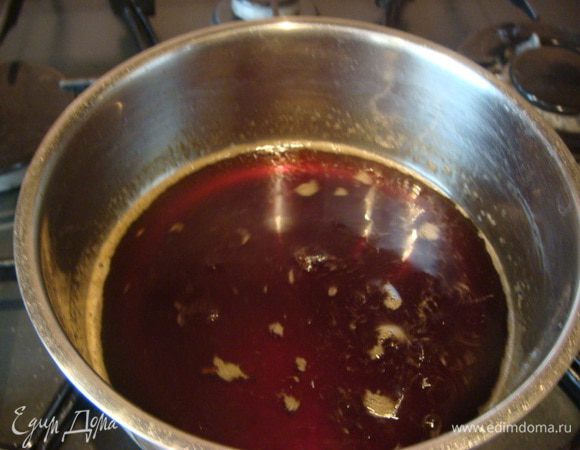 И варим 5 минут,выключить ,когда станет теплым + 3 ст.л рома или коньяка.