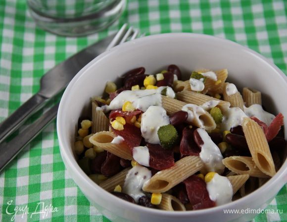 Заправляем салат майонезом, солим, перчим по вкусу и подаем. Приятного аппетита) 

