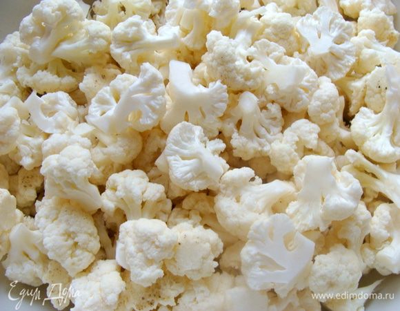 У меня был кочан капусты на 1кг 300г примерно.
Капусту разделить на маленькие соцветия. В итоге осталось наверное примерно 1 кг 100г чистого веса.