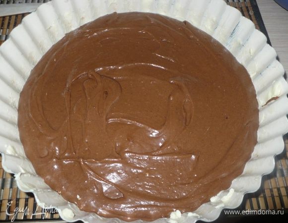 Смазать форму, выложить тесто. Выпекать 20-30 мин, при темп. 180-200 гр.