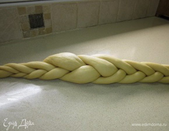 И так заплетаем всю косичку. 3-2-1, и опять 3-2-1, ... и опять 3-2-1... до конца...
