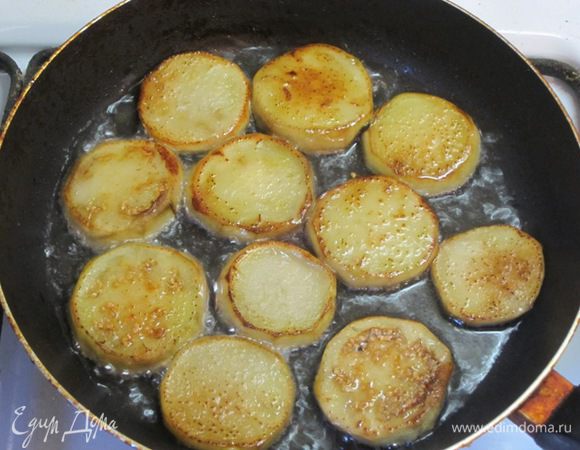 Промыть от соли, обсушить, обжарить на растительном масле.