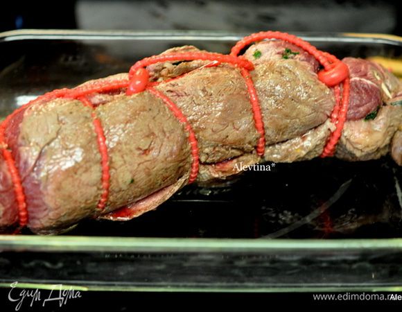 Перекладываем в смазанное маслом 2 стол.л жаропрочное блюдо. ставим в разогретую духовку на 180 гр на 30-45 мин.