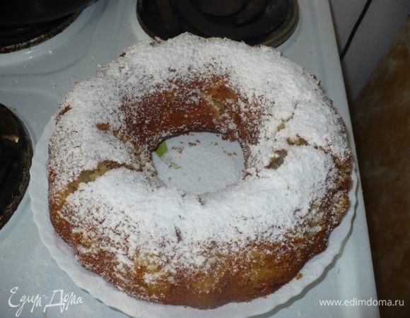Готовый кекс посыпать сахарной пудрой. Готово!