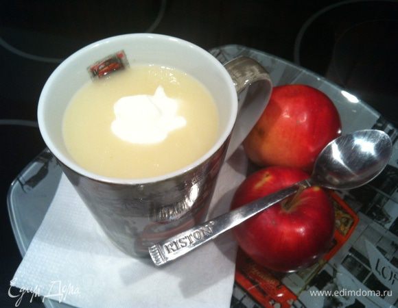 Охладите и подавайте. При подаче можно добавить ложечку сметаны или взбитые сливки.