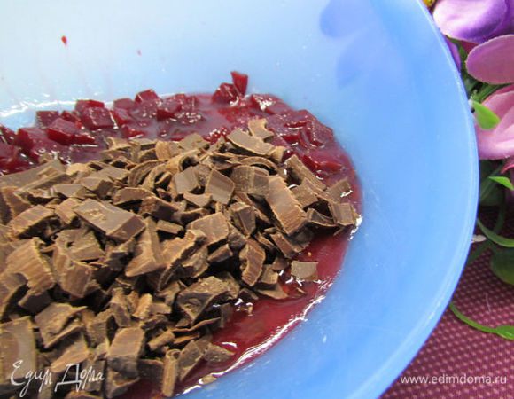 Добавить шоколадную крошку, перемешать.