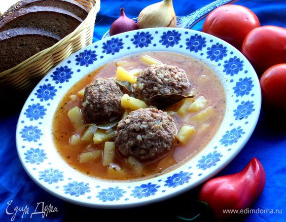 Разливаем суп по тарелочкам,в центр кладём парочку бомбочек и угощаем близких))) Ну очень ароматный вкусный армянский суп!