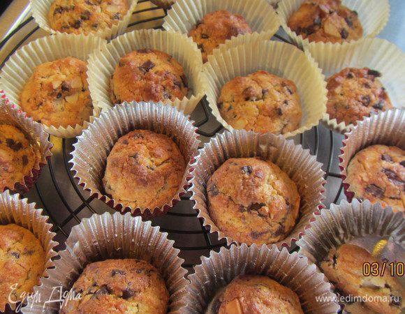 Выпекаем 15-18 минут в зависимости от размера печений. 
