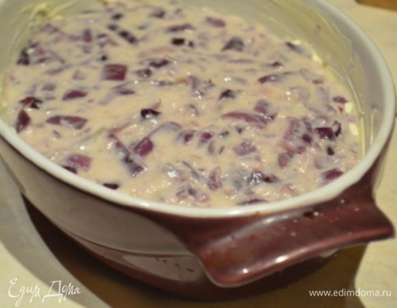 Переложить смесь в смазанную маслом форму, выпекать 30 минут при 180 гр.