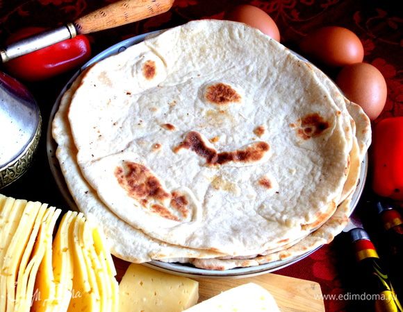 Если хотим сохранить эластичность лавашиков,убираем в пакет,чтобы не подсохли! Вот такой смайлик у меня получился)))