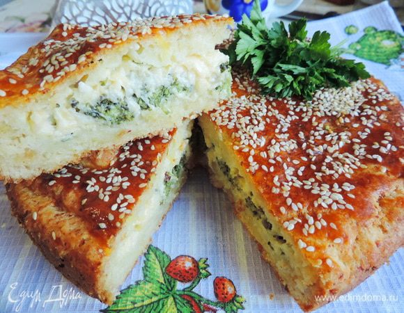 Вот такой вкусный и красивый пирог у нас получился. Приятного аппетита.