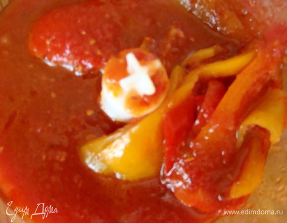 Я использую свое домашнее лечо. Оно у меня очень простое, только помидоры и перец, ну и приправки конечно.
http://www.edimdoma.ru/retsepty/59886-lecho
