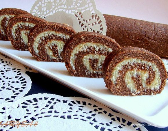 Свернуть в плотный рулет и убрать в холодильник на несколько часов.