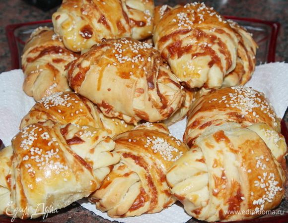 А еще хорошо с кофеечком пошли сырные круассаны от Аллы ~Un Dina~ http://www.edimdoma.ru/retsepty/69523-syrnye-kruassany. Это какое-то сырное эстетическое наслаждение! Рекомендую приготовить всем, кто еще не успел этого сделать. Аллочка, еще раз прими мои благодарности за этот рецепт! 