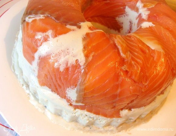 Перевернуть на блюдо и снять форму.