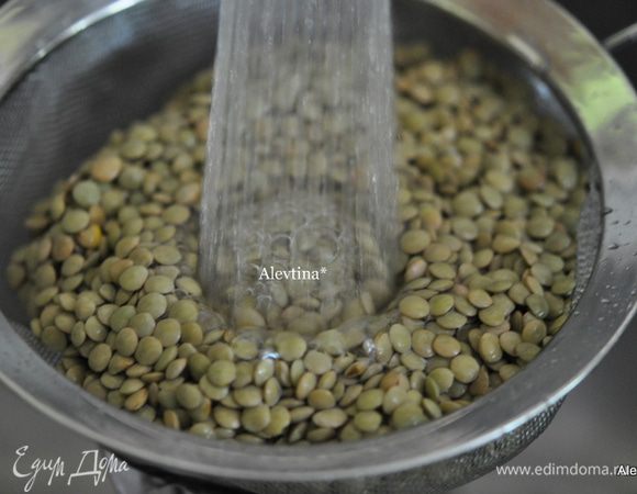 Таблица не принимает дробь. Чечевицу сухую 1 1/2 стакана промыть под водой.