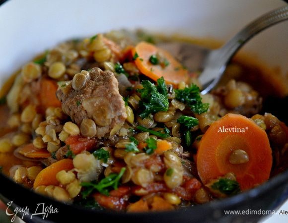 Добавить в суп и варить 40 мин. Готовый суп раскладываем по тарелкам, солим и перчим по вкусу, сверху петрушку. Приятного аппетита.