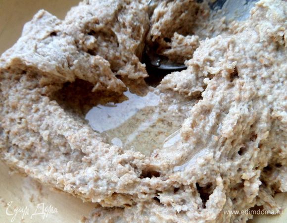 Добавим ложку масла,соль,а вообще всё делается "на глаз",рецепта нигде не было.