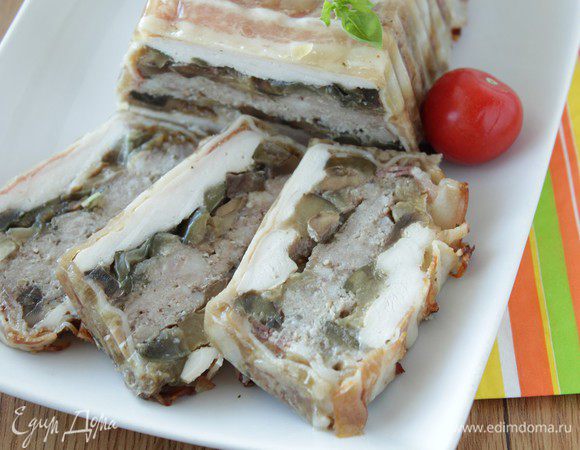 Охладить, выделившуюся жидкость не сливайте. Затем на ночь отправить в холодильник, а утром положить на кусочек хлеба!