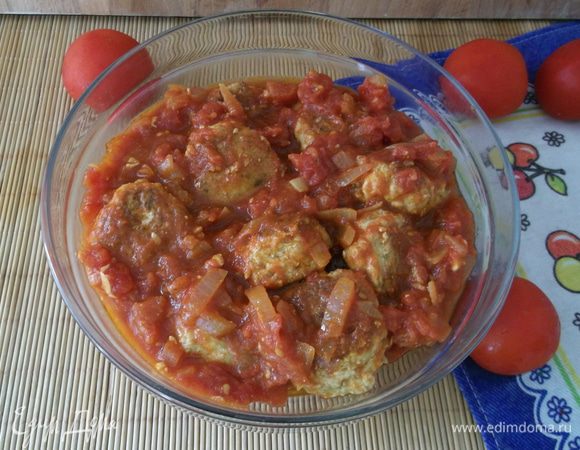 Обжариваем их в оливковом масле и выкладываем в соус,даём настояться пару минут и подаём со спагетти. 