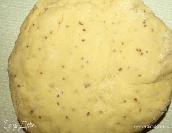 Добавить муку (250 - 260гр), разрыхлитель и замесить мягкое тесто. Тесто не должно липнуть к рукам.  