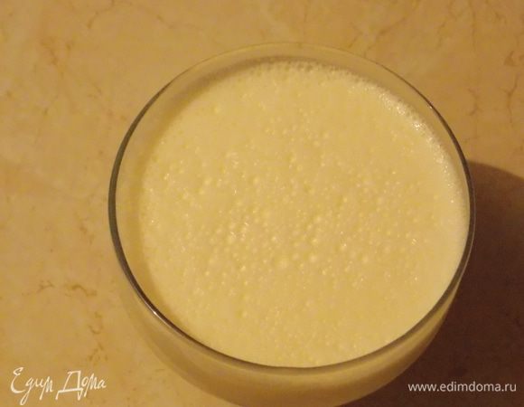 Желатин замочить в небольшом количестве воды, после набухания нагреть до полного растворения, не кипятить. 