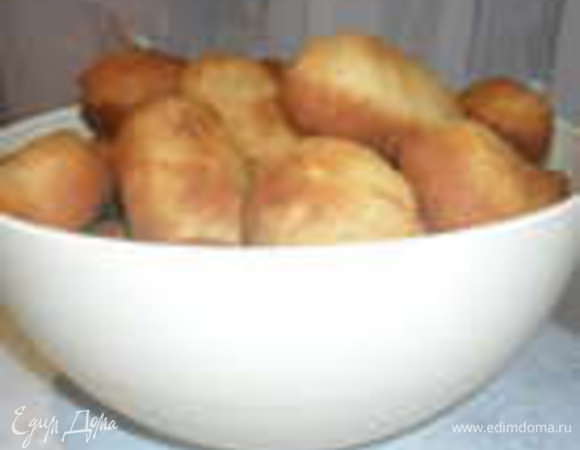 Жарим в казанке в большом количестве масла. И кормим семью. Вот такая мисочка у меня вышла)))