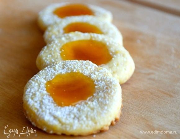 А из оставшегося теста мы с дочкой испекли очень вкусное печенье к чаю! ;)))