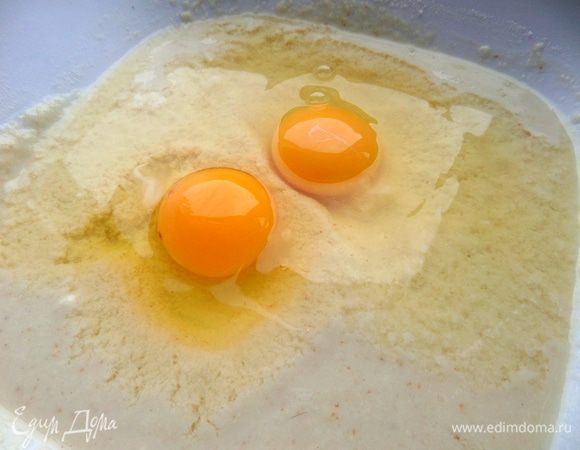 Добавим яйца...