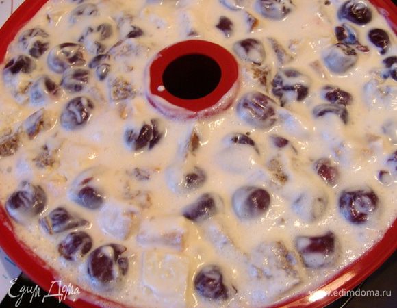 Придавить немного ложкой, разровнять, накрыть пленкой и убрать в холодильник до полного застывания (на ночь).