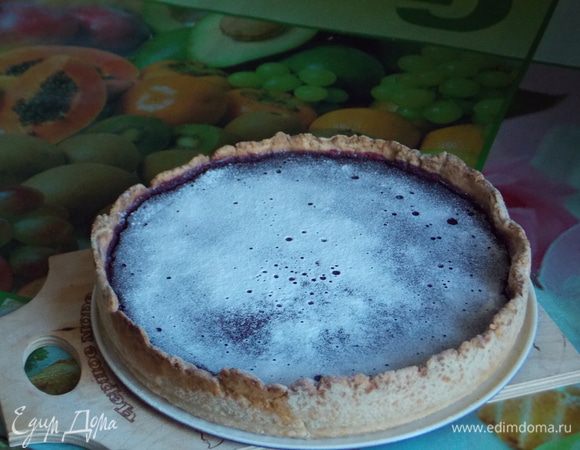 Пирог остудить, перед подачей посыпать сахарной пудрой.