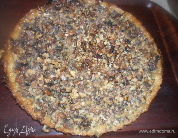 Достаем, вынимаем из формы ,желательно горячим, так, как сгущенка по краям может прилипнуть как остынет. Вот теперь даем остыть, режем и хрустим))))