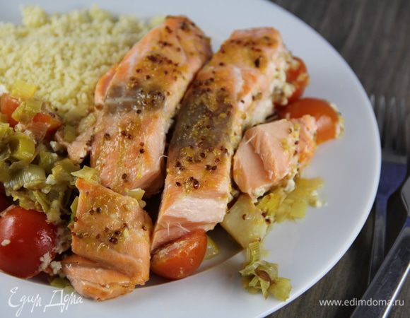 Подаем с гарниром по вкусу, у нас был кускус. Приятного аппетита)