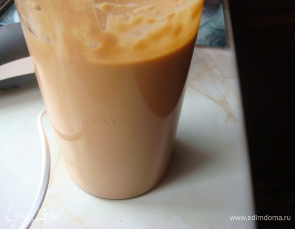 Миксером крем-суфле взбить, масса увеличится в два раза.