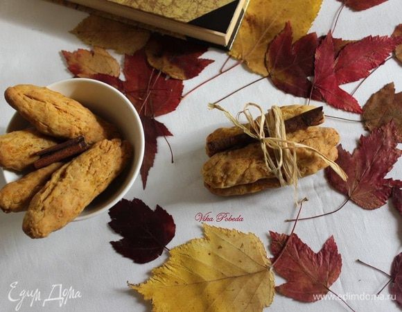 Выкладываем их на застеленный противень и ставим на 30 минут выпекаться в уже разогретую духовку.
Вот такие солнечные палочки у нас получаются.... 
Немного пряные, ароматные, с легкой корочкой снаружи и мягкие внутри!!
