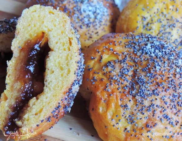 Вот такие аппетитные мягенькие булочки у нас получились. Рекомендую попробовать горячие булочки с холодным молочком). Приятного аппетита!!!