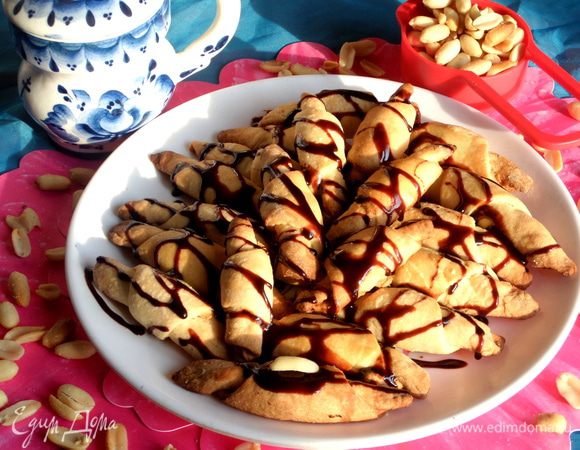 Подаём песочные рогалички с ореховым ароматом к чаю родным и близким! Угощайтесь и Вы)))