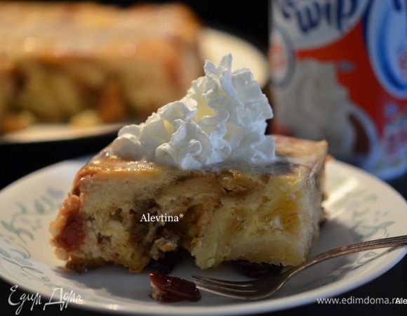 Нарезаем в 9 квадратов и подаем к столу. Можно со взбитыми сливками по желанию.  Приятного аппетита.
